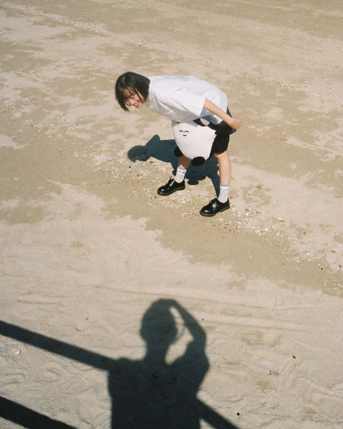 𝐰𝐚𝐥𝐤 𝐢𝐧𝐭𝐨 𝐲𝐨𝐮𝐫 𝐥𝐢𝐯𝐢𝐧𝐠 𝐠𝐚𝐥𝐥𝐞𝐫𝐲 ฅ 𝐭-𝐬𝐡𝐢𝐫𝐭